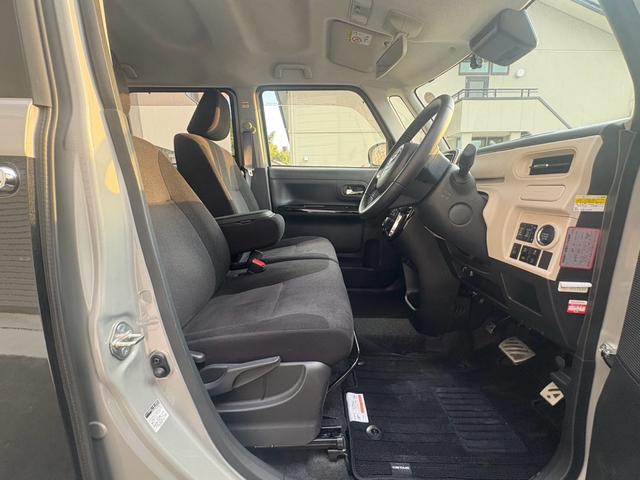 ムーヴキャンバス ＧブラックインテリアＶＳ　ＳＡＩＩＩ　ツートンカラー　スマートアシスト　純正ナビ　フルセグ　Ｂｌｕｅｔｏｏｈ　バックカメラ　両側電動スライドドア　プッシュスタート　シートヒーター（12枚目）