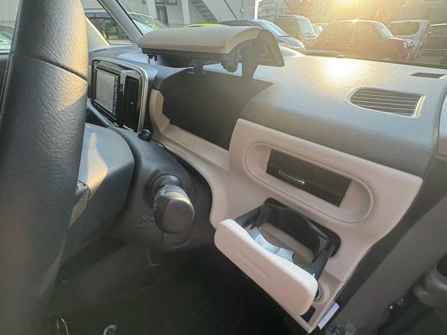 ムーヴキャンバス ＧブラックインテリアＶＳ　ＳＡＩＩＩ　ツートンカラー　スマートアシスト　純正ナビ　フルセグ　Ｂｌｕｅｔｏｏｈ　バックカメラ　両側電動スライドドア　プッシュスタート　シートヒーター（17枚目）