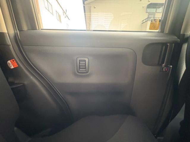 ムーヴキャンバス ＧブラックインテリアＶＳ　ＳＡＩＩＩ　ツートンカラー　スマートアシスト　純正ナビ　フルセグ　Ｂｌｕｅｔｏｏｈ　バックカメラ　両側電動スライドドア　プッシュスタート　シートヒーター（28枚目）