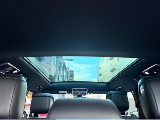 レンジローバー ヴォーグ ヴォーグ (3.0リッター/340ps) 4WD ガラスルーフ 全方位カメラ AppleCarPlayt対応 MERIDIANサウンド OP22インチホイール エアサスペンション 電動リアゲートBSM(3枚目)