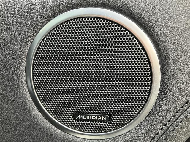 レンジローバー ヴォーグ ヴォーグ (3.0リッター/340ps) 4WD ガラスルーフ 全方位カメラ AppleCarPlayt対応 MERIDIANサウンド OP22インチホイール エアサスペンション 電動リアゲートBSM(11枚目)