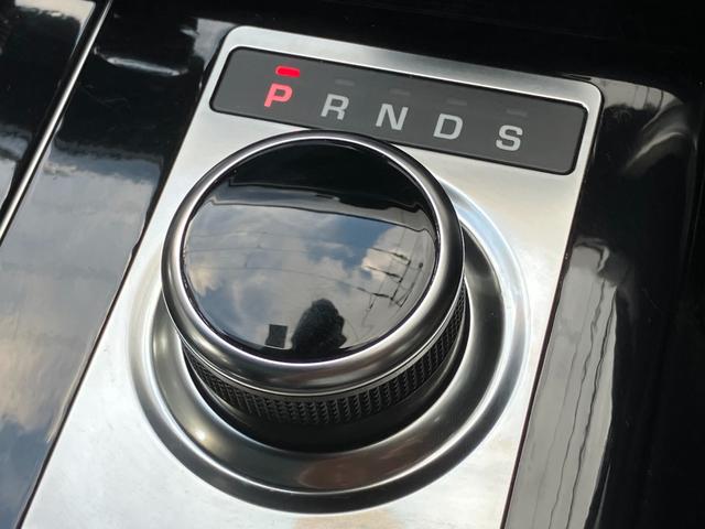 レンジローバー ヴォーグ ヴォーグ (3.0リッター/340ps) 4WD ガラスルーフ 全方位カメラ AppleCarPlayt対応 MERIDIANサウンド OP22インチホイール エアサスペンション 電動リアゲートBSM(18枚目)