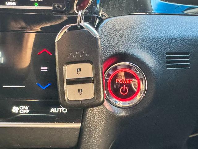 シャトル ハイブリッドX ホンダセンシング 後期型/OP8インチナビ/ホンダセンシング/LEDライト/バックカメラ/フルセグTV/シートヒーター/半レザーシート/スマートキー/ETC(15枚目)