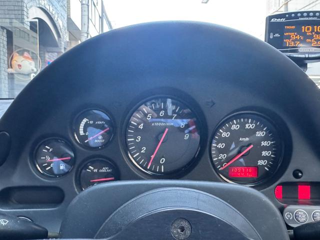 ＲＸ－７ タイプＲＢ　ＭＴ車　純正リアスポ　ＨＫＳエアクリ　ＴＥＩＮ車高調　サンアイワークスマフラ－　サイドリップ　ＭＯＭＯステアリング　デジタルミラー　ストラーダナビ　ＥＴＣ（4枚目）