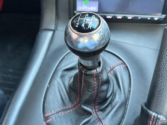 ＲＸ－７ タイプＲＢ　ＭＴ車　純正リアスポ　ＨＫＳエアクリ　ＴＥＩＮ車高調　サンアイワークスマフラ－　サイドリップ　ＭＯＭＯステアリング　デジタルミラー　ストラーダナビ　ＥＴＣ（9枚目）