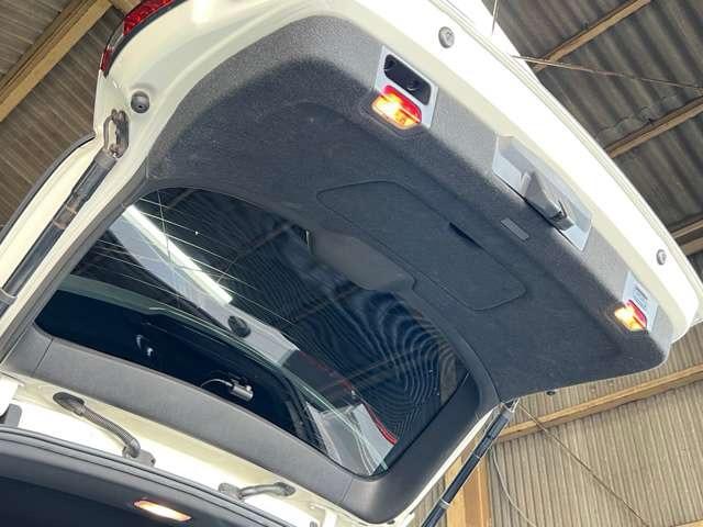 カイエン ベースグレード ティプトロニックS 4WD ガラスコーティング施工済み KW車高調 ブラックレザー 22インチ Bluetooth キャリパーコーティング施工済み ホイールコーティング施工済み(24枚目)