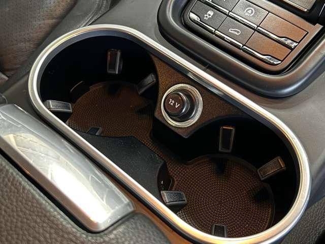 カイエン ベースグレード ティプトロニックS 4WD ガラスコーティング施工済み KW車高調 ブラックレザー 22インチ Bluetooth キャリパーコーティング施工済み ホイールコーティング施工済み(33枚目)