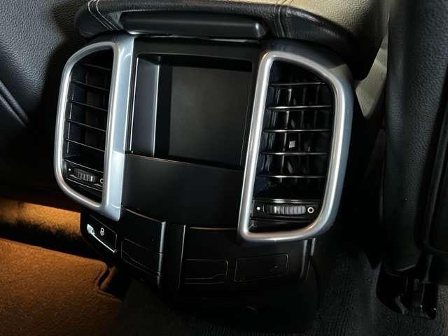 カイエン ベースグレード ティプトロニックS 4WD ガラスコーティング施工済み KW車高調 ブラックレザー 22インチ Bluetooth キャリパーコーティング施工済み ホイールコーティング施工済み(36枚目)