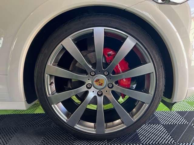 カイエン ベースグレード ティプトロニックS 4WD ガラスコーティング施工済み KW車高調 ブラックレザー 22インチ Bluetooth キャリパーコーティング施工済み ホイールコーティング施工済み(74枚目)