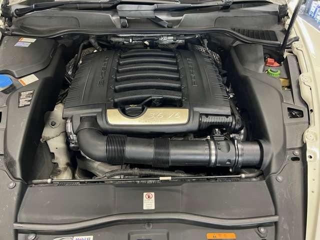 カイエン ベースグレード ティプトロニックS 4WD ガラスコーティング施工済み KW車高調 ブラックレザー 22インチ Bluetooth キャリパーコーティング施工済み ホイールコーティング施工済み(78枚目)