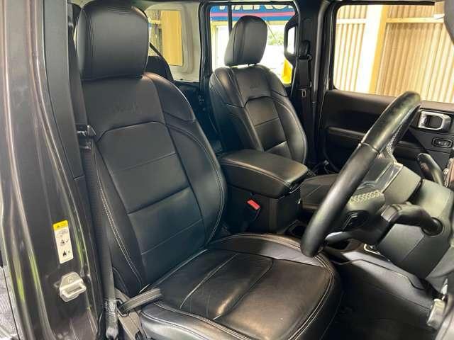 ジープ・ラングラーアンリミテッド サハラ 3.6L 4WD ガラスコーティング施工済み フルセグTV Bluetooth ブラックレザーシート(12枚目)