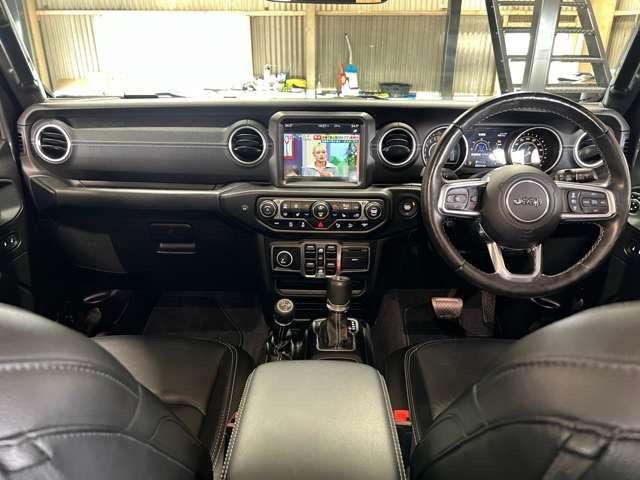 ジープ・ラングラーアンリミテッド サハラ 3.6L 4WD ガラスコーティング施工済み フルセグTV Bluetooth ブラックレザーシート(28枚目)