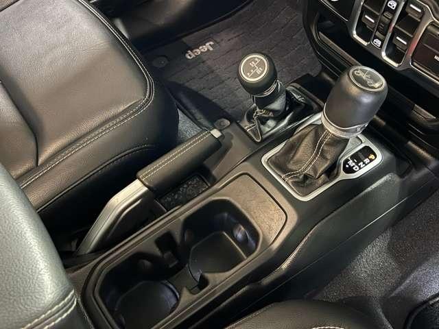 ジープ・ラングラーアンリミテッド サハラ 3.6L 4WD ガラスコーティング施工済み フルセグTV Bluetooth ブラックレザーシート(32枚目)