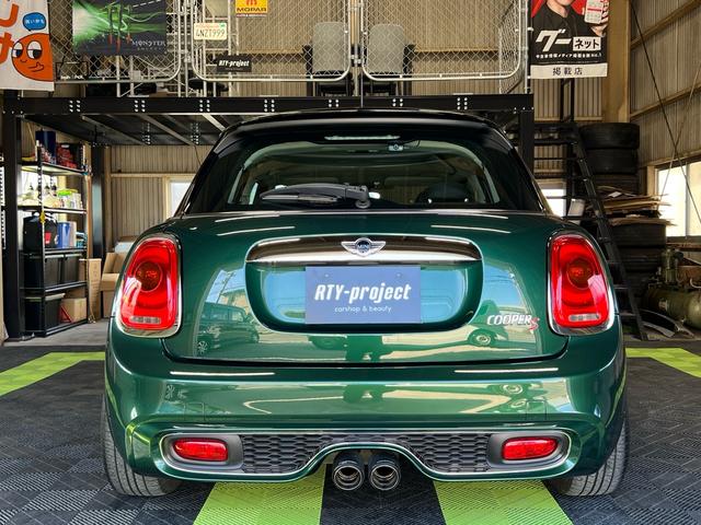 ＭＩＮＩ クーパーＳ　ローダウン　ＧＩＧＡＭＯＴダウンサス　ＧＩＧＡＭＯＴマフラーカッター　前後ドラレコ　ＭＩＮＩドライビングモード　Ｂｌｕｅｔｏｏｔｈ　ガラスコーティング施工済み（7枚目）