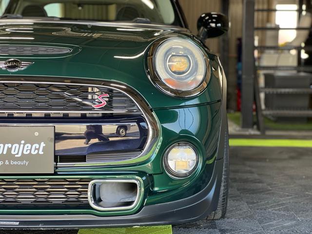 ＭＩＮＩ クーパーＳ　ローダウン　ＧＩＧＡＭＯＴダウンサス　ＧＩＧＡＭＯＴマフラーカッター　前後ドラレコ　ＭＩＮＩドライビングモード　Ｂｌｕｅｔｏｏｔｈ　ガラスコーティング施工済み（11枚目）