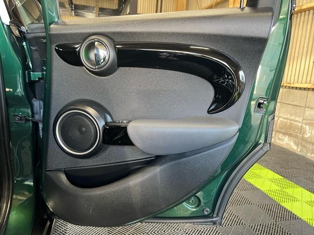 ＭＩＮＩ クーパーＳ　ローダウン　ＧＩＧＡＭＯＴダウンサス　ＧＩＧＡＭＯＴマフラーカッター　前後ドラレコ　ＭＩＮＩドライビングモード　Ｂｌｕｅｔｏｏｔｈ　ガラスコーティング施工済み（26枚目）