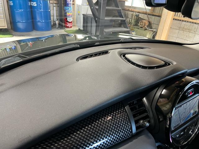 ＭＩＮＩ クーパーＳ　ローダウン　ＧＩＧＡＭＯＴダウンサス　ＧＩＧＡＭＯＴマフラーカッター　前後ドラレコ　ＭＩＮＩドライビングモード　Ｂｌｕｅｔｏｏｔｈ　ガラスコーティング施工済み（31枚目）
