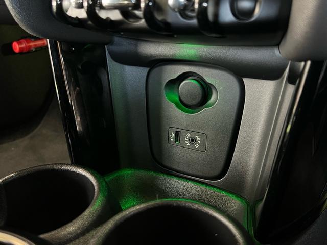 ＭＩＮＩ クーパーＳ　ローダウン　ＧＩＧＡＭＯＴダウンサス　ＧＩＧＡＭＯＴマフラーカッター　前後ドラレコ　ＭＩＮＩドライビングモード　Ｂｌｕｅｔｏｏｔｈ　ガラスコーティング施工済み（33枚目）