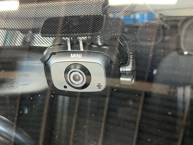 ＭＩＮＩ クーパーＳ　ローダウン　ＧＩＧＡＭＯＴダウンサス　ＧＩＧＡＭＯＴマフラーカッター　前後ドラレコ　ＭＩＮＩドライビングモード　Ｂｌｕｅｔｏｏｔｈ　ガラスコーティング施工済み（44枚目）
