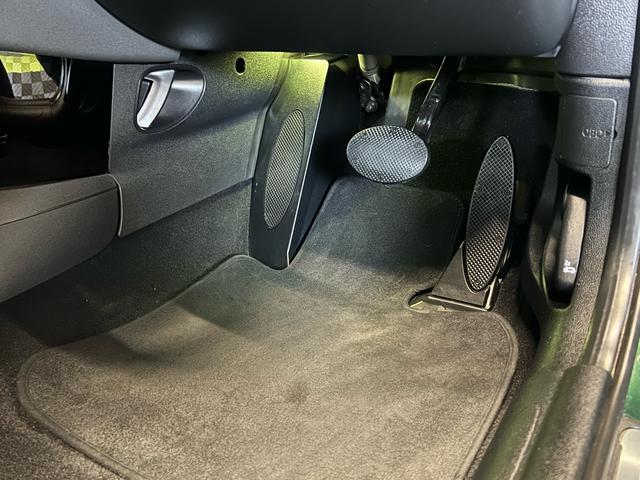 ＭＩＮＩ クーパーＳ　ローダウン　ＧＩＧＡＭＯＴダウンサス　ＧＩＧＡＭＯＴマフラーカッター　前後ドラレコ　ＭＩＮＩドライビングモード　Ｂｌｕｅｔｏｏｔｈ　ガラスコーティング施工済み（46枚目）