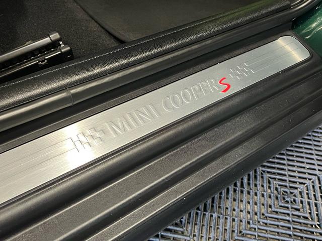 ＭＩＮＩ クーパーＳ　ローダウン　ＧＩＧＡＭＯＴダウンサス　ＧＩＧＡＭＯＴマフラーカッター　前後ドラレコ　ＭＩＮＩドライビングモード　Ｂｌｕｅｔｏｏｔｈ　ガラスコーティング施工済み（47枚目）