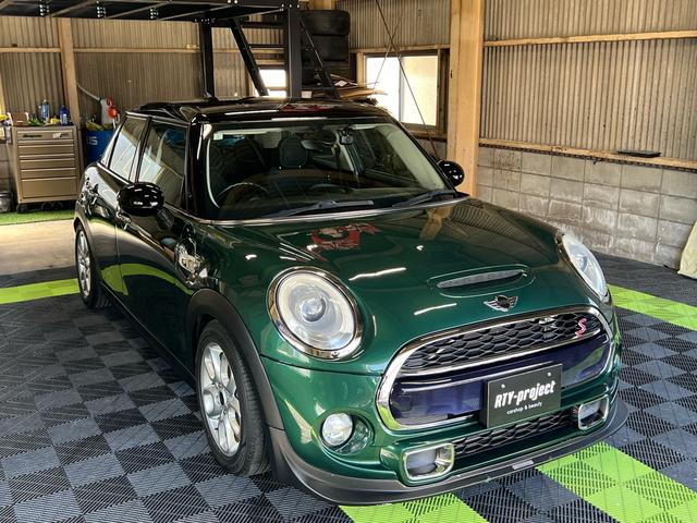 ＭＩＮＩ クーパーＳ　ローダウン　ＧＩＧＡＭＯＴダウンサス　ＧＩＧＡＭＯＴマフラーカッター　前後ドラレコ　ＭＩＮＩドライビングモード　Ｂｌｕｅｔｏｏｔｈ　ガラスコーティング施工済み（49枚目）