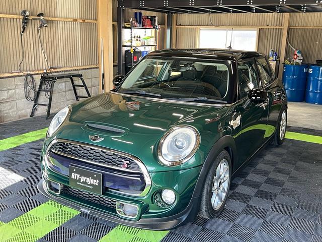 ＭＩＮＩ クーパーＳ　ローダウン　ＧＩＧＡＭＯＴダウンサス　ＧＩＧＡＭＯＴマフラーカッター　前後ドラレコ　ＭＩＮＩドライビングモード　Ｂｌｕｅｔｏｏｔｈ　ガラスコーティング施工済み（51枚目）