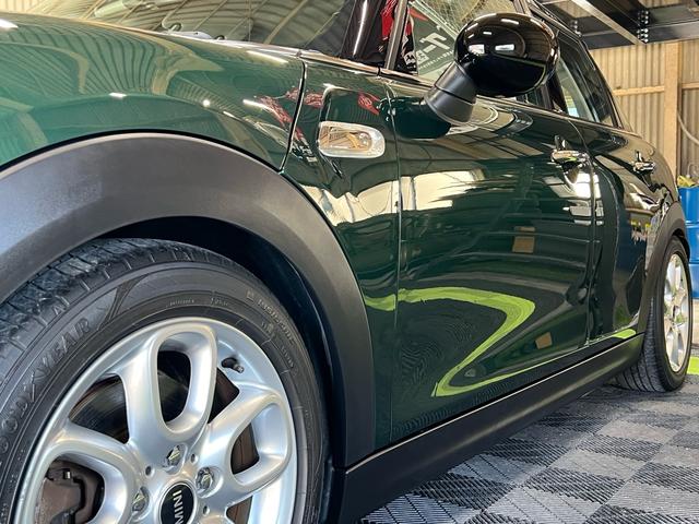 ＭＩＮＩ クーパーＳ　ローダウン　ＧＩＧＡＭＯＴダウンサス　ＧＩＧＡＭＯＴマフラーカッター　前後ドラレコ　ＭＩＮＩドライビングモード　Ｂｌｕｅｔｏｏｔｈ　ガラスコーティング施工済み（52枚目）