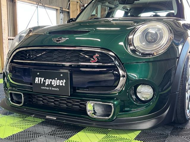 ＭＩＮＩ クーパーＳ　ローダウン　ＧＩＧＡＭＯＴダウンサス　ＧＩＧＡＭＯＴマフラーカッター　前後ドラレコ　ＭＩＮＩドライビングモード　Ｂｌｕｅｔｏｏｔｈ　ガラスコーティング施工済み（58枚目）