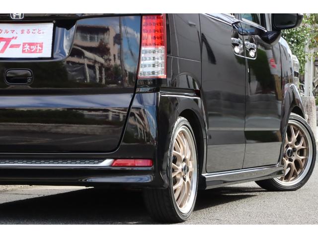 N-BOXカスタム G ターボSSパッケージ 車高調/社外テール/外Fガラス/社外16インチアルミホイール/ギャザスSDナビ/フルセグTV/Bカメラ/Bluetooth対応/両側パワスラ/黒レザー調シートカバー/パドルシフト/スマートキー2本(17枚目)