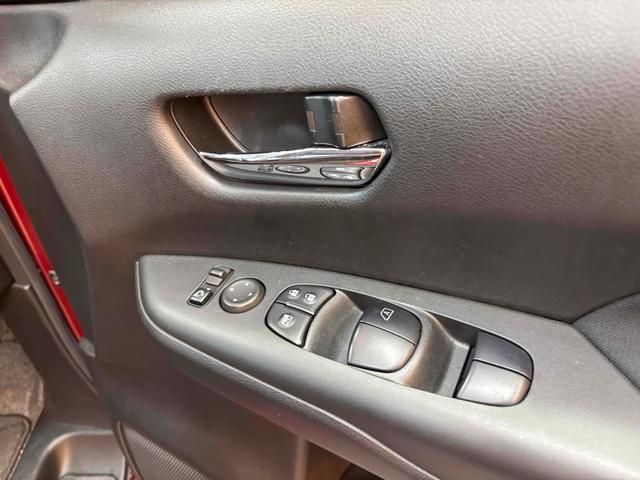 セレナ ハイウェイスター　ＥＴＣ　全周囲カメラ　ナビ　ＴＶ　クリアランスソナー　オートクルーズコントロール　パークアシスト　衝突被害軽減システム　両側スライド・片側電動　オートライト　スマートキー（50枚目）