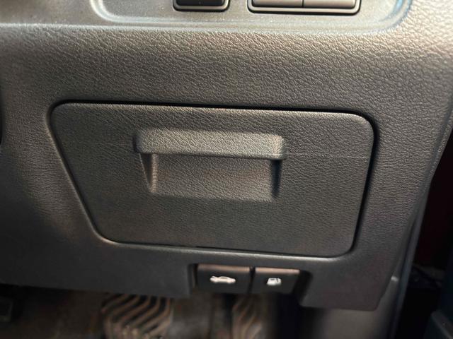 セレナ ハイウェイスター　ＥＴＣ　全周囲カメラ　ナビ　ＴＶ　クリアランスソナー　オートクルーズコントロール　パークアシスト　衝突被害軽減システム　両側スライド・片側電動　オートライト　スマートキー（56枚目）