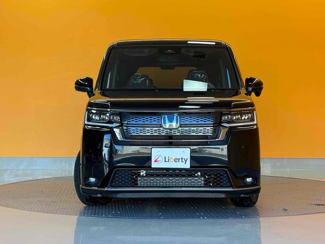 ステップワゴン スパーダ クリアランスソナー オートクルーズコントロール レーンアシスト 両側電動スライドドア オートライト 電動リアゲート スマートキー 電動格納ミラー シートヒーター 3列シート ウォークスルー オットマン(8枚目)