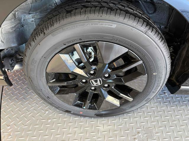 ステップワゴン スパーダ クリアランスソナー オートクルーズコントロール レーンアシスト 両側電動スライドドア オートライト 電動リアゲート スマートキー 電動格納ミラー シートヒーター 3列シート ウォークスルー オットマン(11枚目)