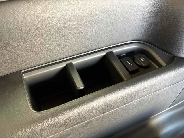 ステップワゴン スパーダ クリアランスソナー オートクルーズコントロール レーンアシスト 両側電動スライドドア オートライト 電動リアゲート スマートキー 電動格納ミラー シートヒーター 3列シート ウォークスルー オットマン(26枚目)