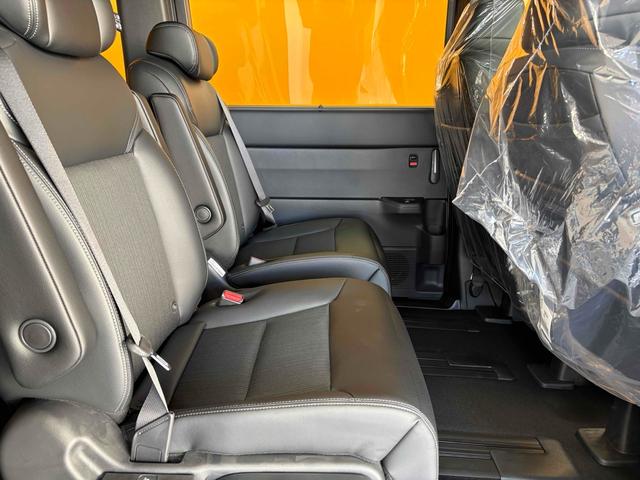 ステップワゴン スパーダ クリアランスソナー オートクルーズコントロール レーンアシスト 両側電動スライドドア オートライト 電動リアゲート スマートキー 電動格納ミラー シートヒーター 3列シート ウォークスルー オットマン(31枚目)