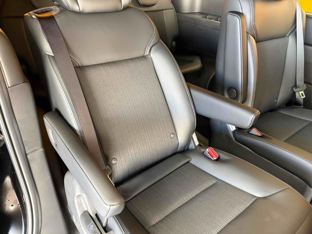 ステップワゴン スパーダ クリアランスソナー オートクルーズコントロール レーンアシスト 両側電動スライドドア オートライト 電動リアゲート スマートキー 電動格納ミラー シートヒーター 3列シート ウォークスルー オットマン(33枚目)