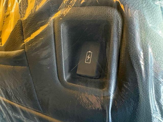 ステップワゴン スパーダ クリアランスソナー オートクルーズコントロール レーンアシスト 両側電動スライドドア オートライト 電動リアゲート スマートキー 電動格納ミラー シートヒーター 3列シート ウォークスルー オットマン(34枚目)