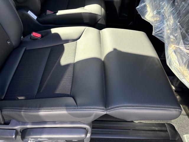 ステップワゴン スパーダ クリアランスソナー オートクルーズコントロール レーンアシスト 両側電動スライドドア オートライト 電動リアゲート スマートキー 電動格納ミラー シートヒーター 3列シート ウォークスルー オットマン(41枚目)