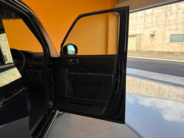 ステップワゴン スパーダ クリアランスソナー オートクルーズコントロール レーンアシスト 両側電動スライドドア オートライト 電動リアゲート スマートキー 電動格納ミラー シートヒーター 3列シート ウォークスルー オットマン(47枚目)