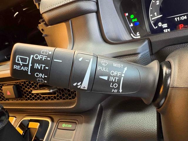 ステップワゴン スパーダ クリアランスソナー オートクルーズコントロール レーンアシスト 両側電動スライドドア オートライト 電動リアゲート スマートキー 電動格納ミラー シートヒーター 3列シート ウォークスルー オットマン(56枚目)