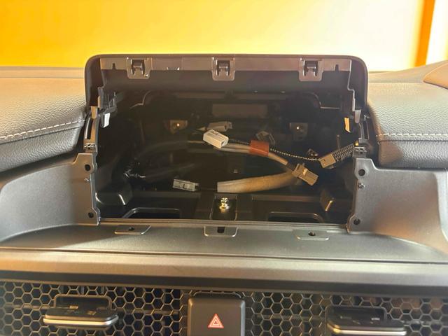 ステップワゴン スパーダ クリアランスソナー オートクルーズコントロール レーンアシスト 両側電動スライドドア オートライト 電動リアゲート スマートキー 電動格納ミラー シートヒーター 3列シート ウォークスルー オットマン(60枚目)