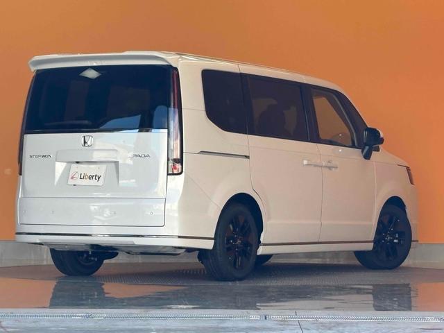 ステップワゴン スパーダ バックカメラ クリアランスソナー オートクルーズコントロール レーンアシスト 両側電動スライドドア オートライト 電動リアゲート スマートキー 電動格納ミラー シートヒーター 3列シート(5枚目)