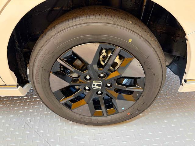 ステップワゴン スパーダ バックカメラ クリアランスソナー オートクルーズコントロール レーンアシスト 両側電動スライドドア オートライト 電動リアゲート スマートキー 電動格納ミラー シートヒーター 3列シート(13枚目)