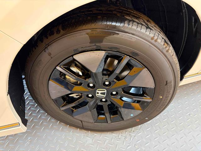 ステップワゴン スパーダ バックカメラ クリアランスソナー オートクルーズコントロール レーンアシスト 両側電動スライドドア オートライト 電動リアゲート スマートキー 電動格納ミラー シートヒーター 3列シート(14枚目)