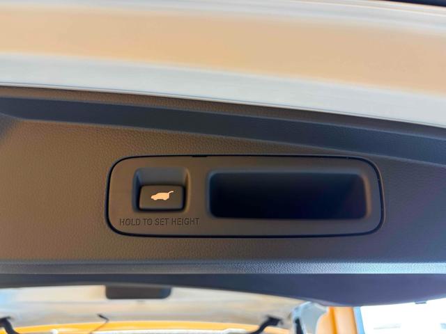 ステップワゴン スパーダ バックカメラ クリアランスソナー オートクルーズコントロール レーンアシスト 両側電動スライドドア オートライト 電動リアゲート スマートキー 電動格納ミラー シートヒーター 3列シート(23枚目)