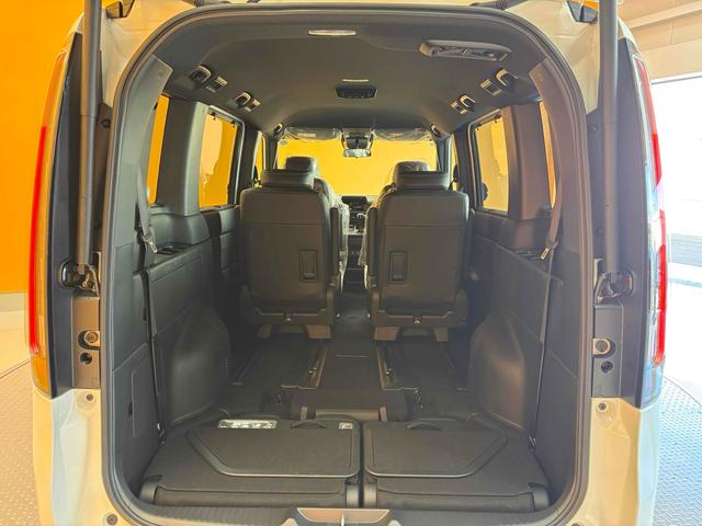 ステップワゴン スパーダ バックカメラ クリアランスソナー オートクルーズコントロール レーンアシスト 両側電動スライドドア オートライト 電動リアゲート スマートキー 電動格納ミラー シートヒーター 3列シート(26枚目)