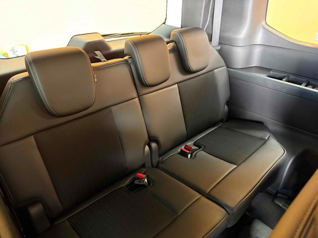 ステップワゴン スパーダ バックカメラ クリアランスソナー オートクルーズコントロール レーンアシスト 両側電動スライドドア オートライト 電動リアゲート スマートキー 電動格納ミラー シートヒーター 3列シート(30枚目)