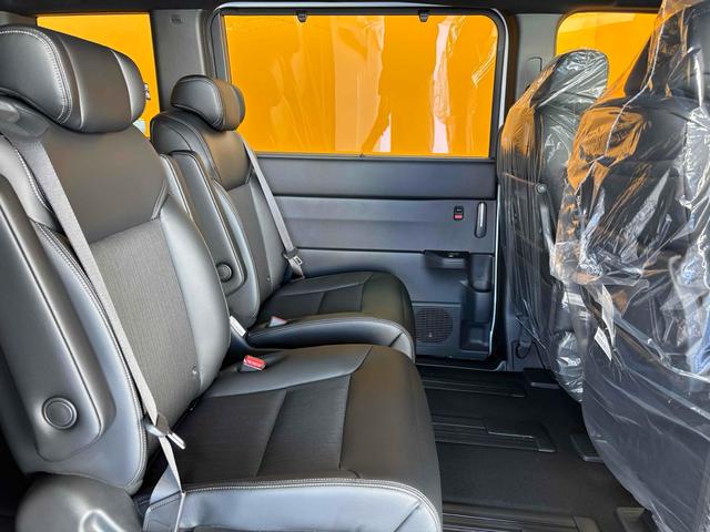 ステップワゴン スパーダ バックカメラ クリアランスソナー オートクルーズコントロール レーンアシスト 両側電動スライドドア オートライト 電動リアゲート スマートキー 電動格納ミラー シートヒーター 3列シート(32枚目)