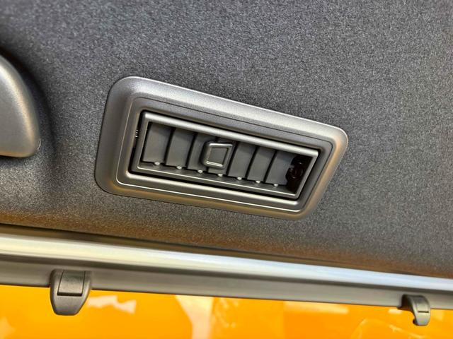 ステップワゴン スパーダ バックカメラ クリアランスソナー オートクルーズコントロール レーンアシスト 両側電動スライドドア オートライト 電動リアゲート スマートキー 電動格納ミラー シートヒーター 3列シート(37枚目)